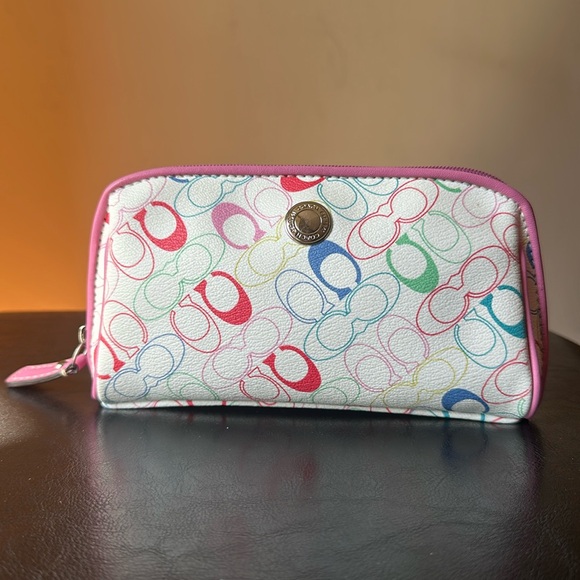 Handbags - Coach Signature Chelsea Cosmetic Bag